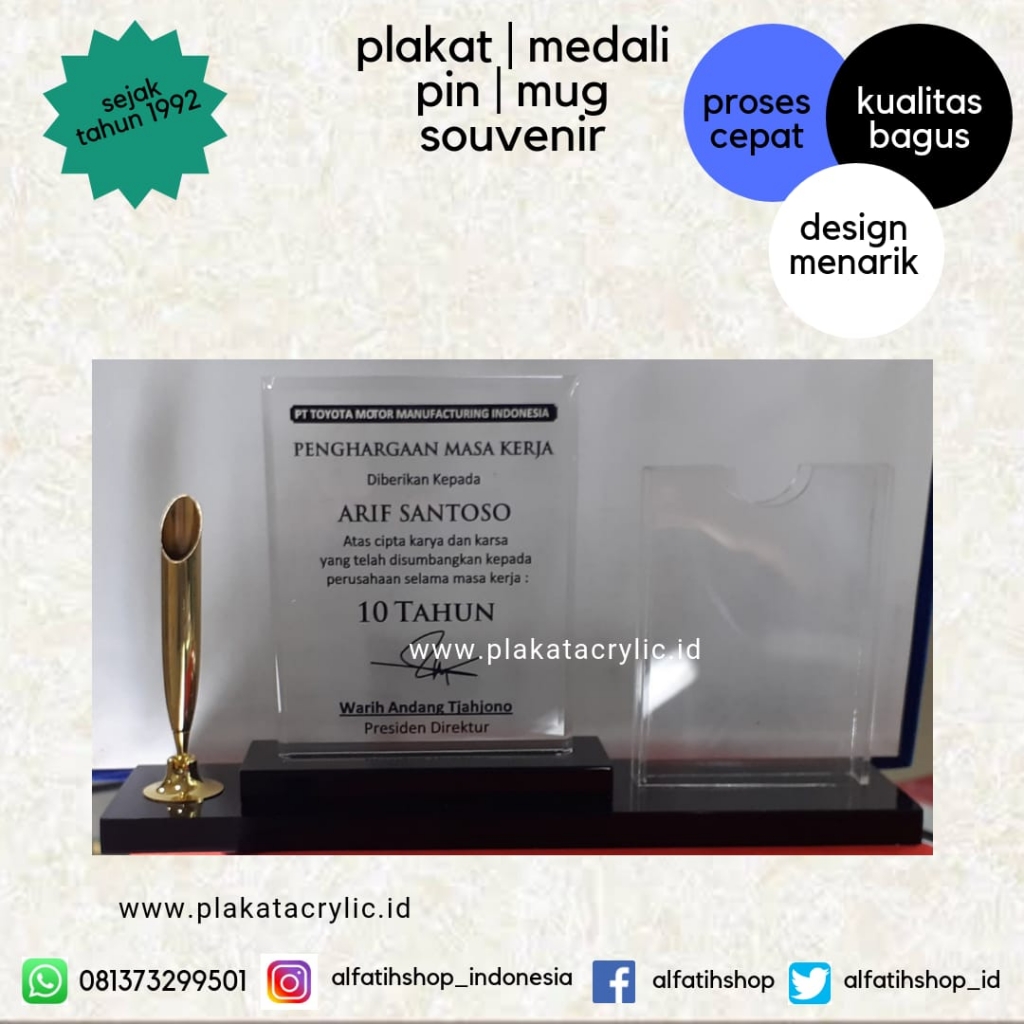 Plakat Akrilik Penghargaan Masa Kerja