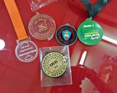 Medali Akrilik