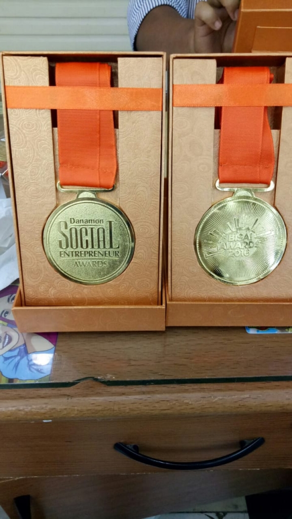 Medali