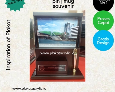 Plakat Kayu DPR RI