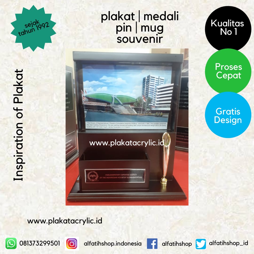 Plakat Kayu DPR RI