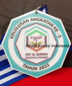 Medali Akrilik Segidelapan