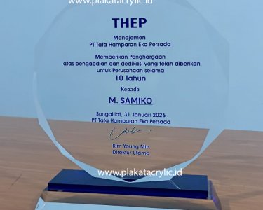 Plakat Akrilik Penghargaan PT. Tata Hamparan Eka Persada (THEP) Masa Kerja Karyawan