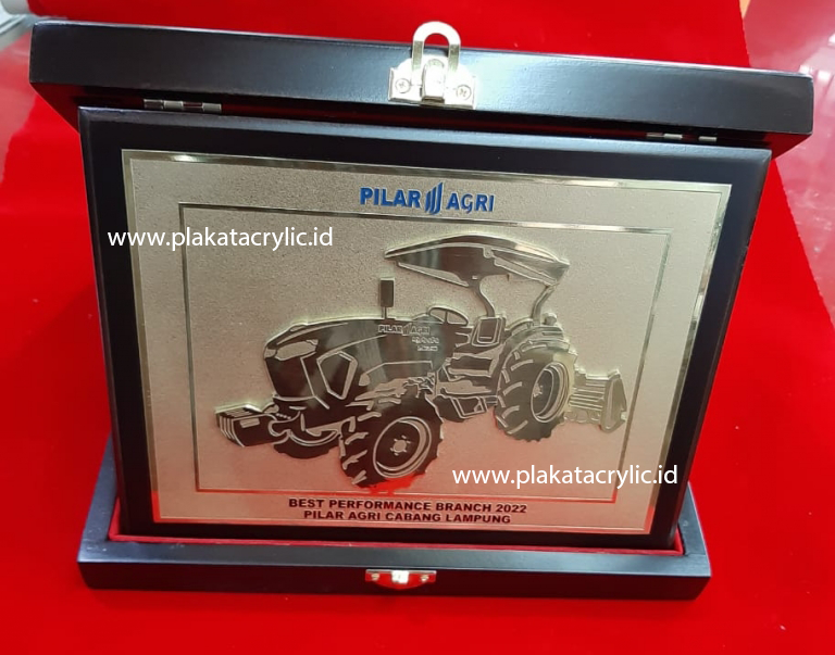 Plakat Kayu Pilar Agri